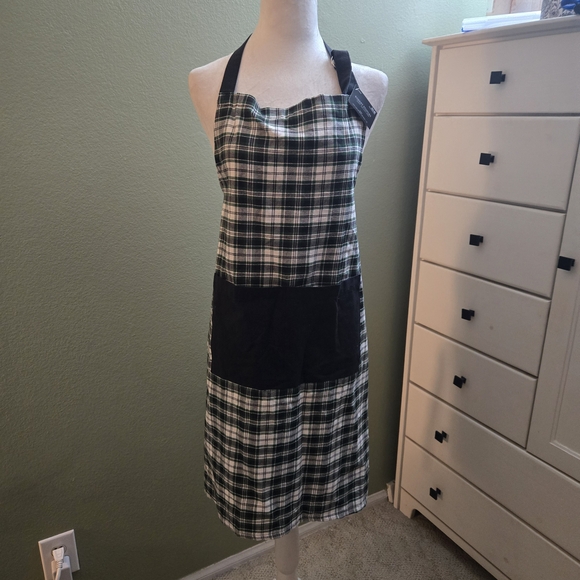 Hobby Lobby Other - 💝 2/$15 or 3/$20  NWT Hobby Lobby Blue, White, & Green Plaid Apron